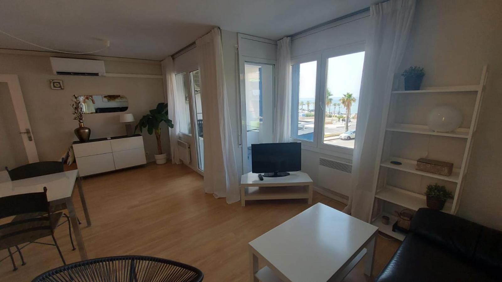 1ª Linea Reformado Y Frente Al Puerto Deportivo Firmamos Contrato Si El Cliente Lo Solicita Aunque Es Necesario Hacer La Reserva Para Poder Comunicarse L'L'Hospitalet de l'Infant Exteriér fotografie